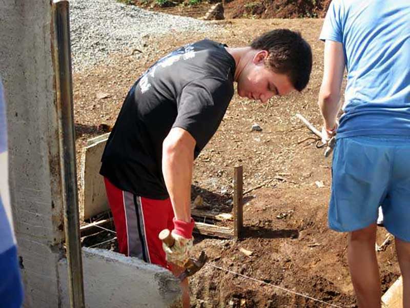 Typical day for a construction volunteer in Costa Rica